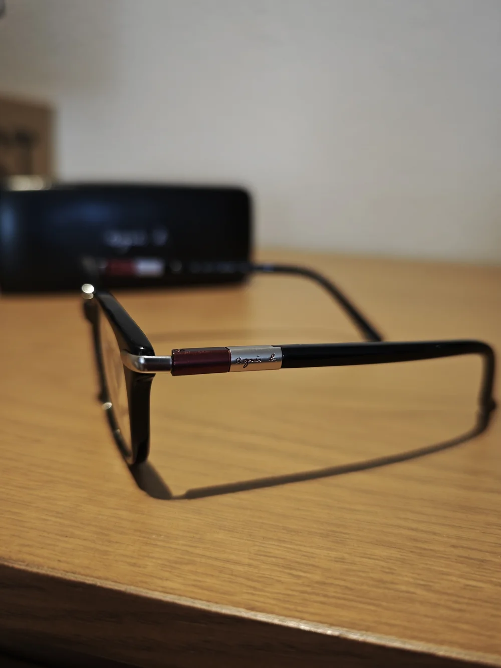 Agnes b. Glasses
